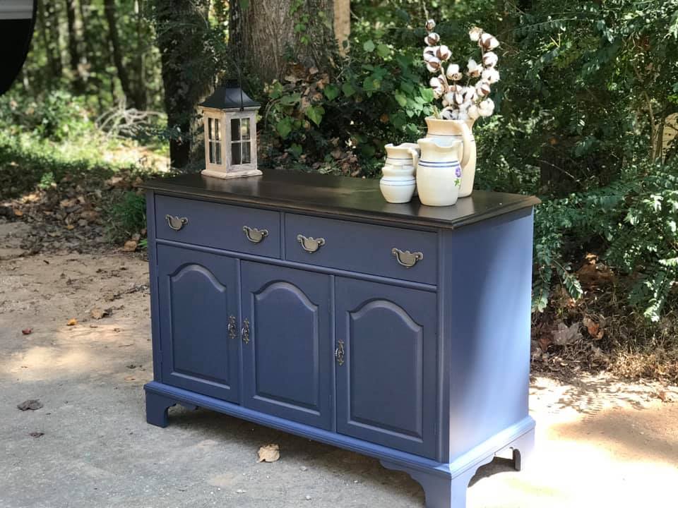 Farmhouse Navy Furniture and Cabinet Paint