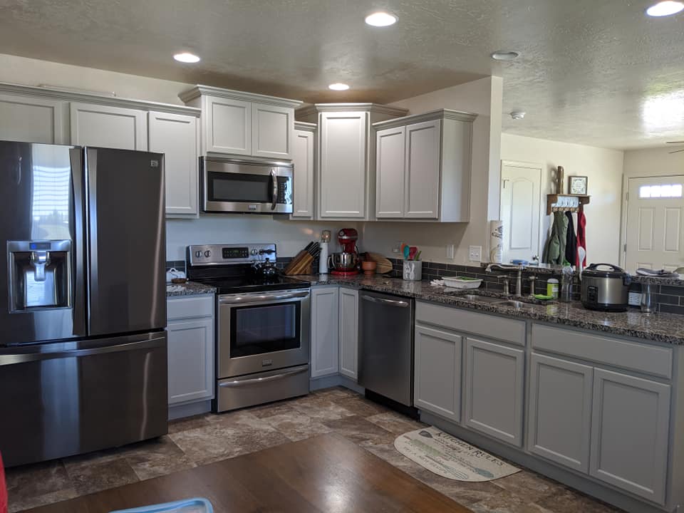 Two-Tone Starter Kitchen Bundle (Up to 16 Doors + Drawers)