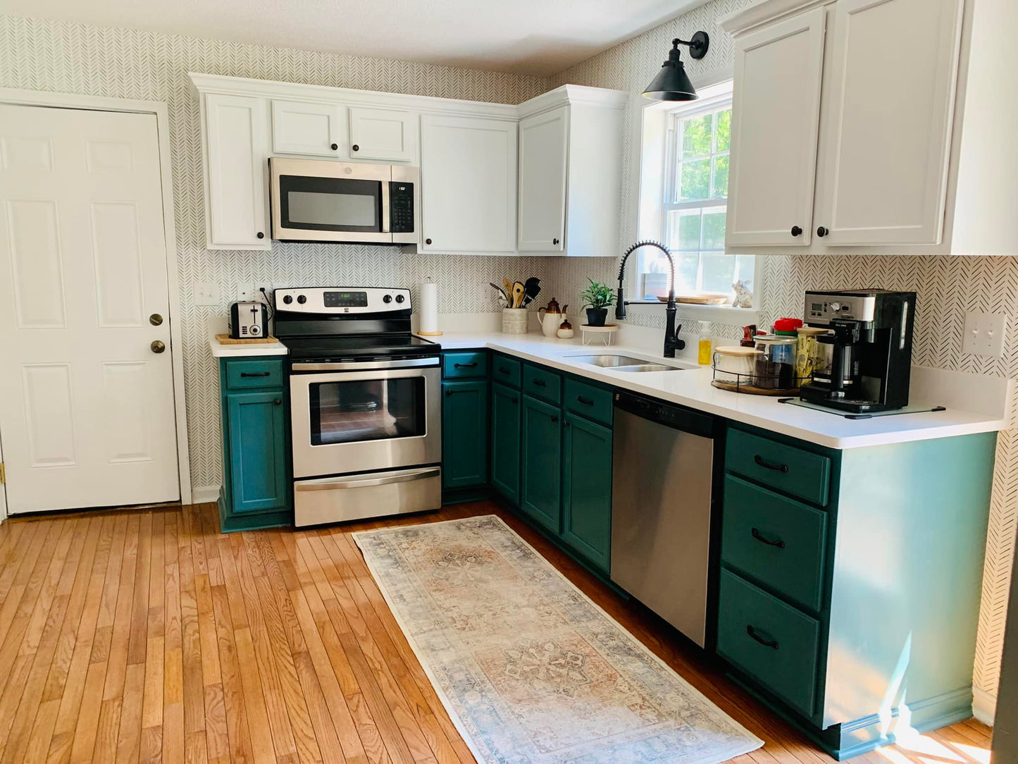 Two-Tone Starter Kitchen Bundle (Up to 16 Doors + Drawers)